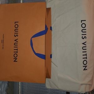 Louie Vuitton Large bag , oversized dust bag